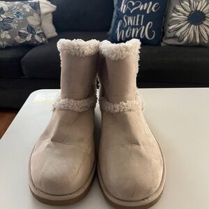 MAKALU Short Cream Shearling Winter Boots